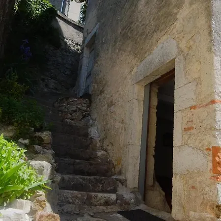 Gite Tour Du Rocher Luzech Exterior photo